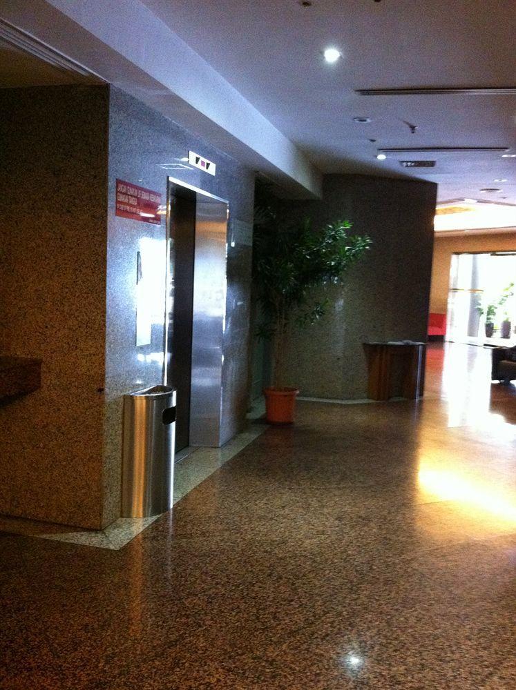 Kingwood Hotel Кучинг Экстерьер фото