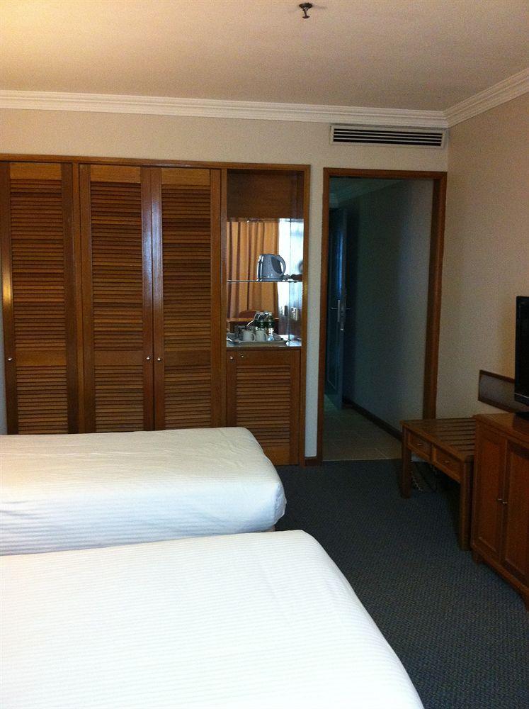 Kingwood Hotel Кучинг Экстерьер фото
