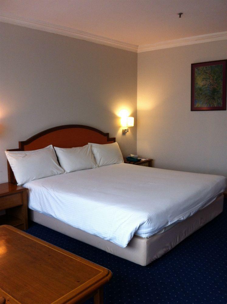 Kingwood Hotel Кучинг Экстерьер фото
