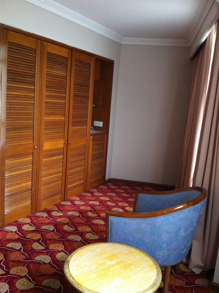 Kingwood Hotel Кучинг Экстерьер фото
